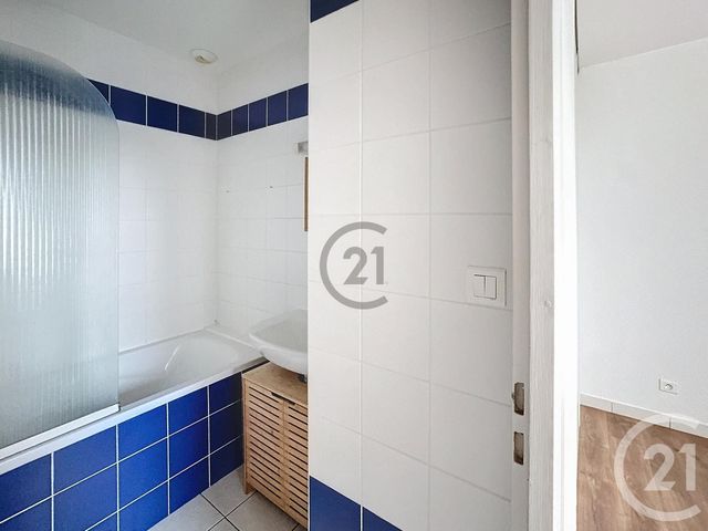 Appartement T3 à vendre - 3 pièces - 51.0 m2 - GUERANDE - 44 - PAYS-DE-LOIRE - Century 21 Les Salines