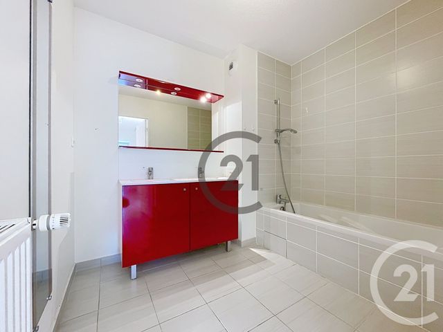 Appartement F3 à vendre - 3 pièces - 66.39 m2 - GUERANDE - 44 - PAYS-DE-LOIRE - Century 21 Les Salines