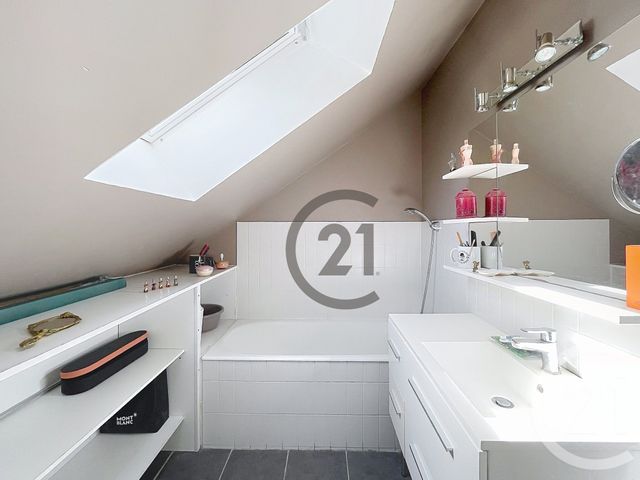 maison à vendre - 7 pièces - 176.51 m2 - GUERANDE - 44 - PAYS-DE-LOIRE - Century 21 Les Salines