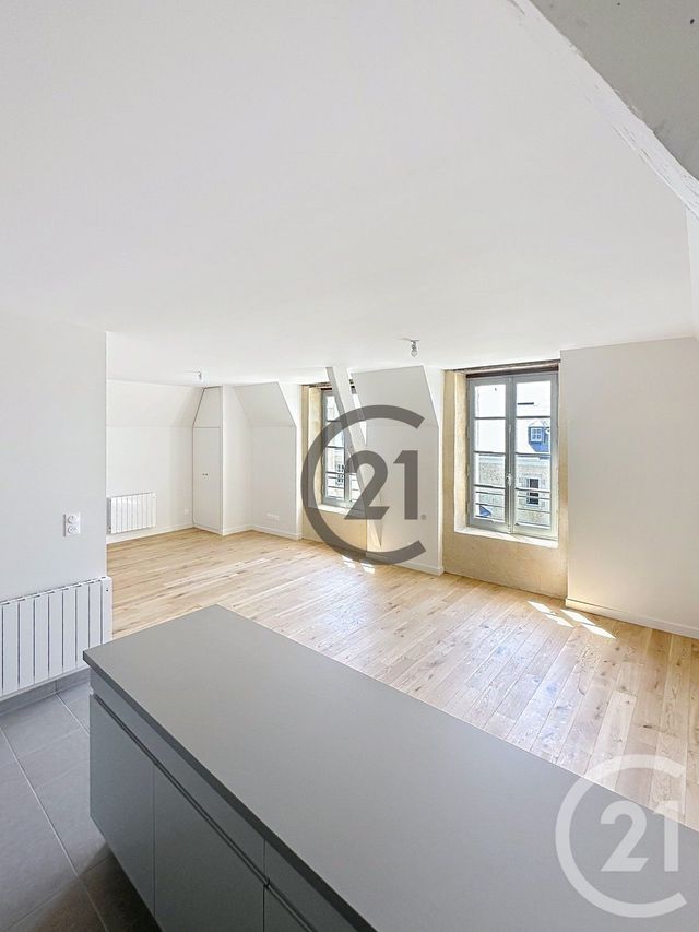 Appartement à louer - 3 pièces - 79.29 m2 - GUERANDE - 44 - PAYS-DE-LOIRE - Century 21 Les Salines